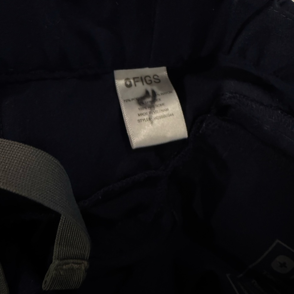 Excellent Figs Limited edition Navy Blue 20 pocket Scrub Joggers Small - Picture 15 of 15